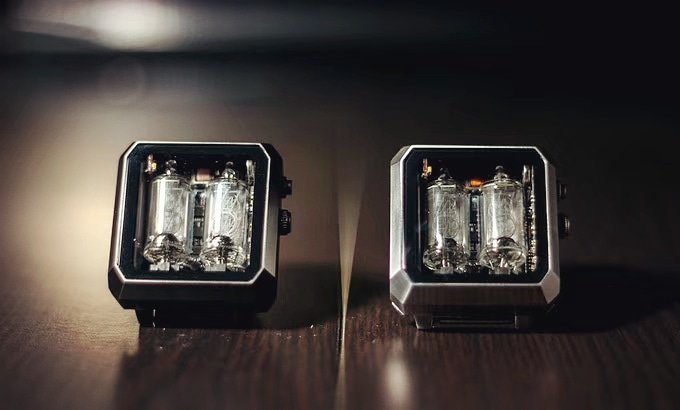 VulcanWatch's tweet photo. Black and Silver https://t.co/CtsHnwpvLy