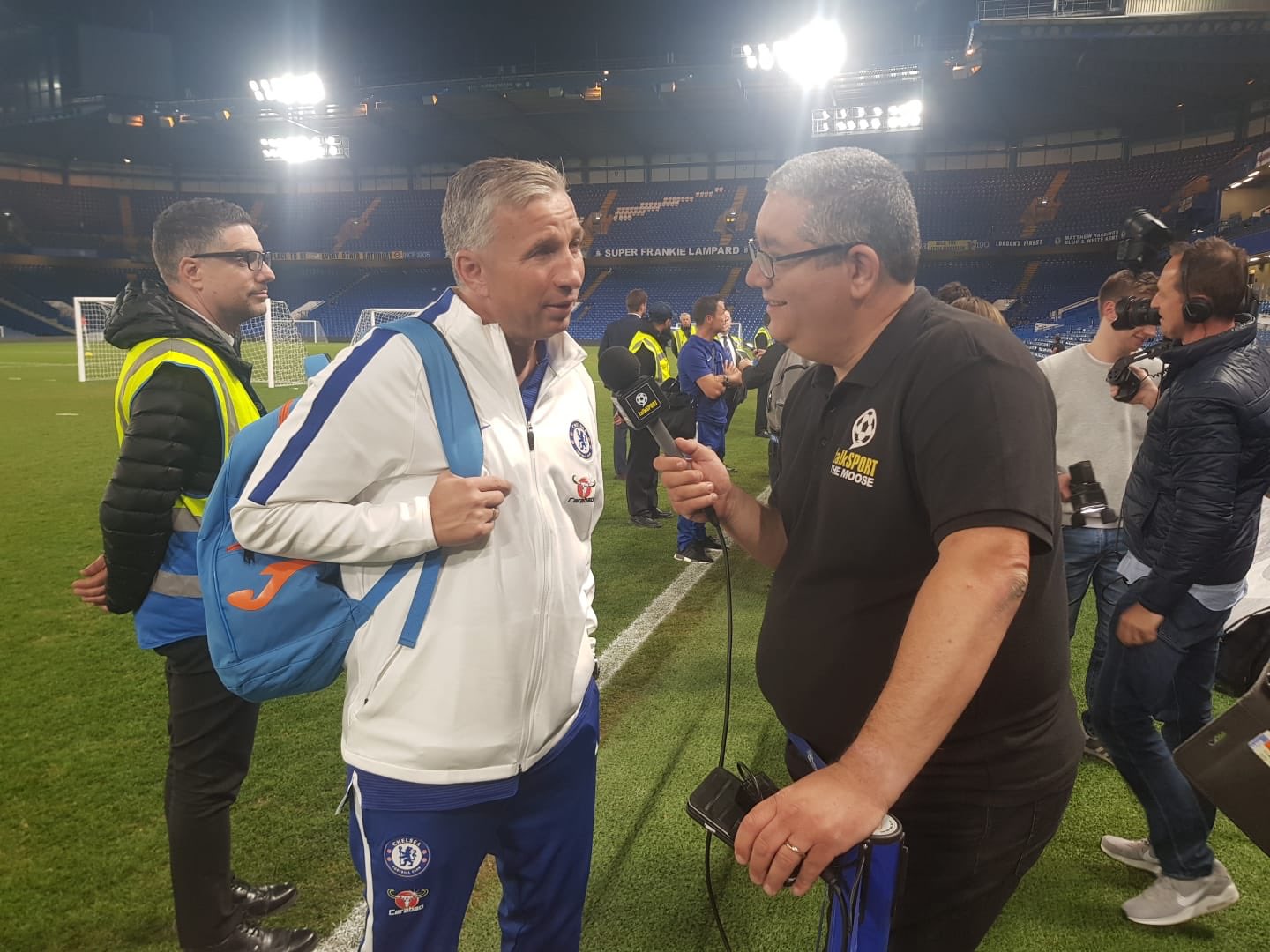 Happy 51st Birthday to former  favourite Dan Petrescu, have a great day my friend 