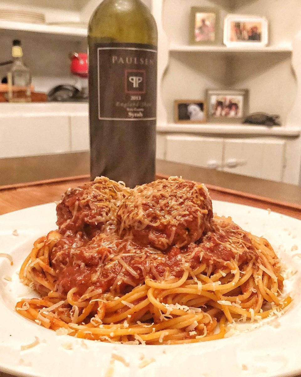 crowdcowusa's tweet image. #SteakHolderSaturday brought to you by @c_train707. 👏👏 

"On top of spaghetti, 
All covered with cheese
I lost my poor meatball, 
When somebody sneezed" 😂🤘🏾 

@novyranchesgrassfedbeef meatballs spiced up with @caribeque AP rub. #KnowtheSource
