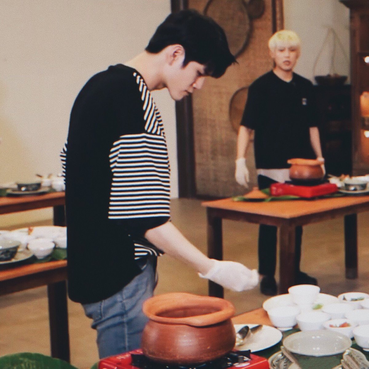 ongshot's tweet photo. 👨🏻‍🍳

#옹성우 #ONGSEONGWU https://t.co/Gaznb42QIP