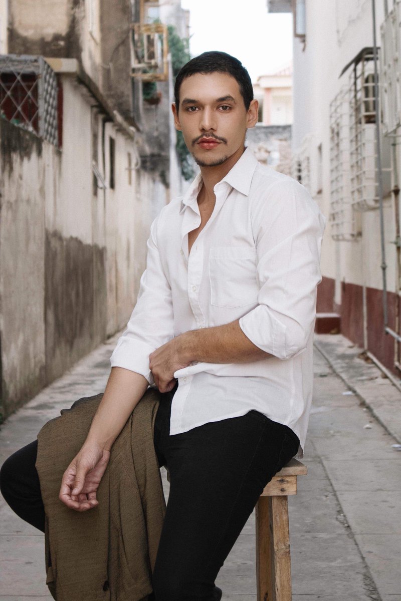 Meet the twins...can you spot the differences?😏 Loved working with these guys! And... with my babe Claudia Raymat 📸 ! #makeupartistsworldwide