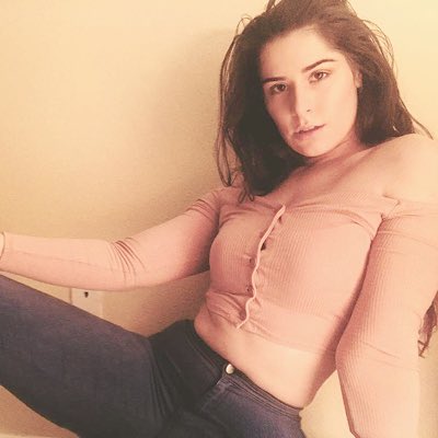 allievalentexo's tweet photo. Long hair, never cared 🤷🏻‍♀️ #NewProfilePic https://t.co/udbWYtk84B