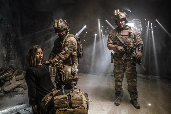 SEALTeamWriters's tweet photo. On Wednesday, January 9th, #BravoTeam travels to Turkey to rescue a young American who voluntarily married an ISIS leader on a brand new @SEALTeamCBS! #SEALTeam @tom_mularz @whoisjacobroman @kennyryan83 #ThingsNotSeen https://t.co/CehbHsOvYn https://t.co/BBqCuPZJ2m