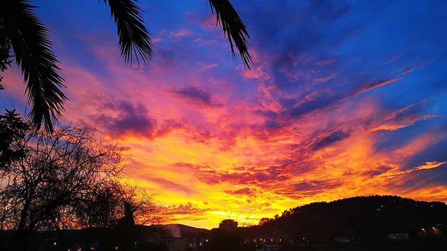 KarlosAlipio's tweet photo. El otoño se despide con este precioso atardecer ❤️ #Torrelavega 21/12/18 #Cantabria #cantabriainfinita #cantabriaturismo #NosVemosEnCantabria #EspañaVerde #igersCantabria
#nosvemosenCantabria #asi_es_cantabria #ig_spain #ig_cantabria #ig_captures #ig_e… https://t.co/mLTNQ2IWqN https://t.co/h6f2gtBWkW