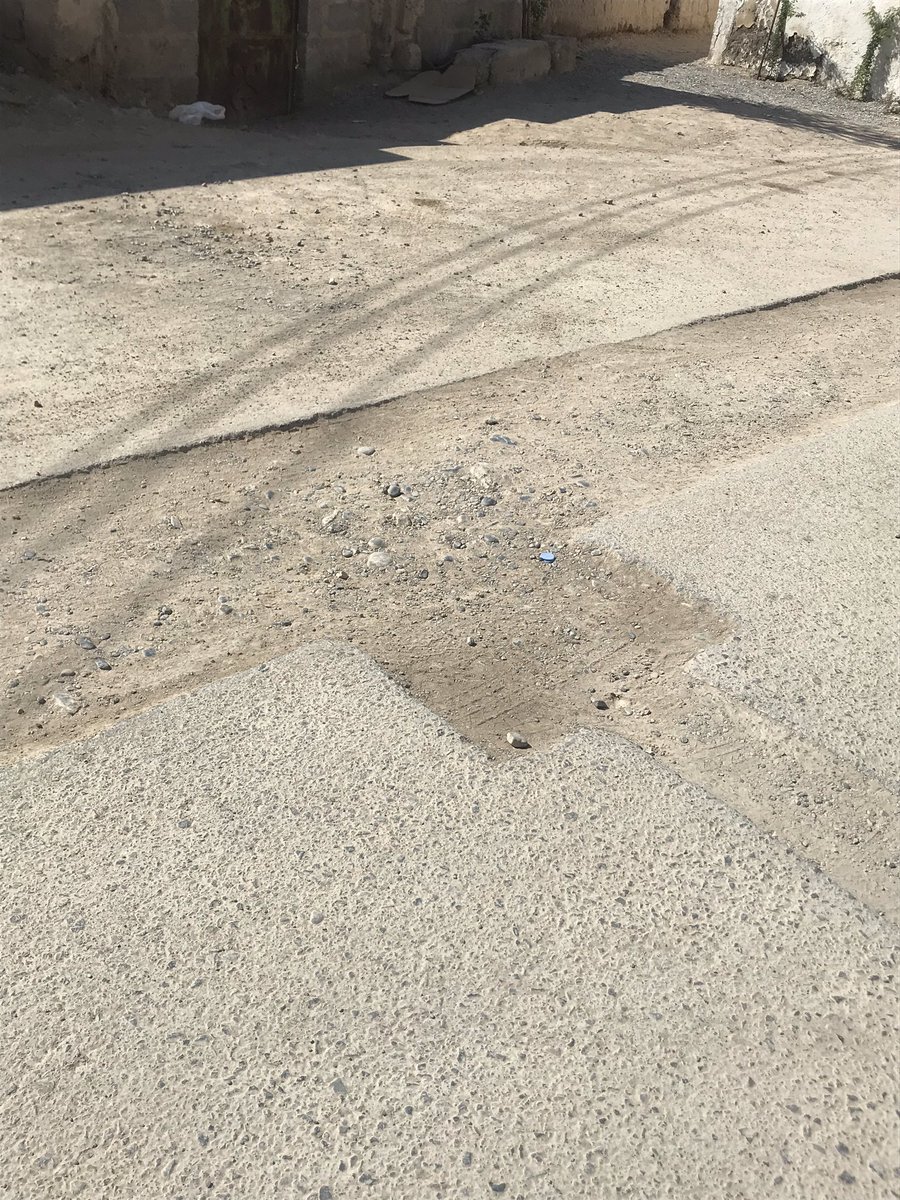 السلام عليكم ...
أغلب شوارع قرية بسياء التابعة ل ولاية بهلاء تعاني من وجود حفر كبيرة وسوء اعمال وشح ف الصيانة منذ فترة طويلة.

السؤال اللي يطرح نفسه،من المسوؤل عن اصلاح شوراع القرية اللي صارت ع هذي الحالة ل اكثر من ستة شهور ؟
<a href="/mrmwroman/">me ana</a> 
@aldakhlia_MRMWR
@motc_om
<a href="/ahmedalfutaisi/">Dr. Ahmed Al Futaisi</a>