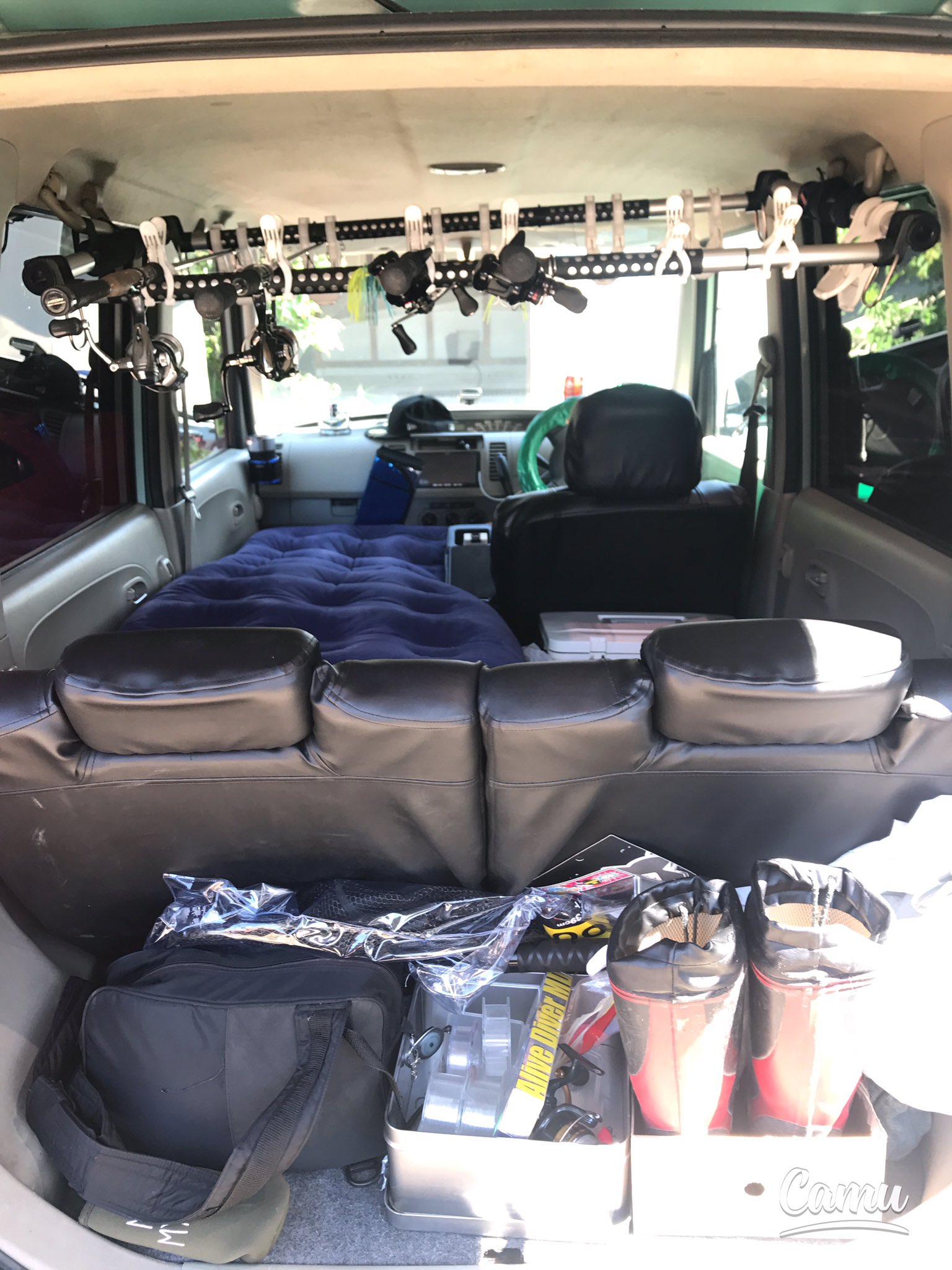 かいと A Twitter ビフォーアフターの車種違うけどグラグラ洗濯バサミロッドホルダーから イレクターパイプ部品使っていい感じにできた ĺ 3000円でできたからおっけ 後部座席の人のこと考えて竿はムリクリパイプ上にぶち込みング T Co