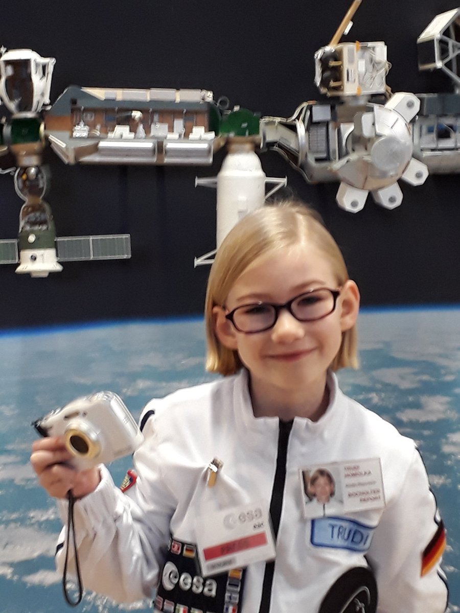 RainerKresken's tweet photo. This is astro-not-yet Trudi. I promised to attend her press conference in 30 years if I can.. https://t.co/ysnThrKzH3