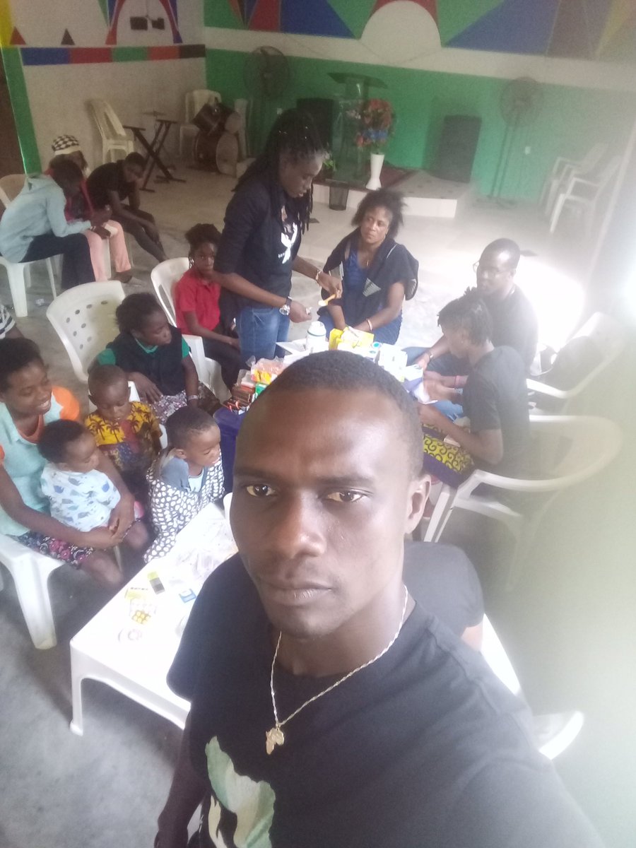 AborisadeAdeto1's tweet photo. At a #Free #Medical @HFUcharity powered event in #Omagwa #Rivers state.
Just
When I thought, I have had it all for the YEAR 2018.
Hon. @RexIdaminabo calls..
December 26th you said !!!
How will I say NO.
#ItsOurWork ooo
A better way of complimenting the season https://t.co/n6yqoJutMJ