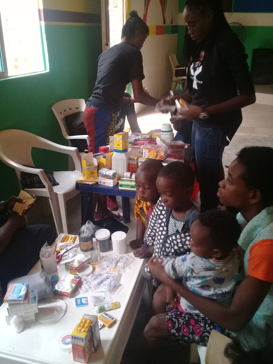 AborisadeAdeto1's tweet photo. At a #Free #Medical @HFUcharity powered event in #Omagwa #Rivers state.
Just
When I thought, I have had it all for the YEAR 2018.
Hon. @RexIdaminabo calls..
December 26th you said !!!
How will I say NO.
#ItsOurWork ooo
A better way of complimenting the season https://t.co/n6yqoJutMJ