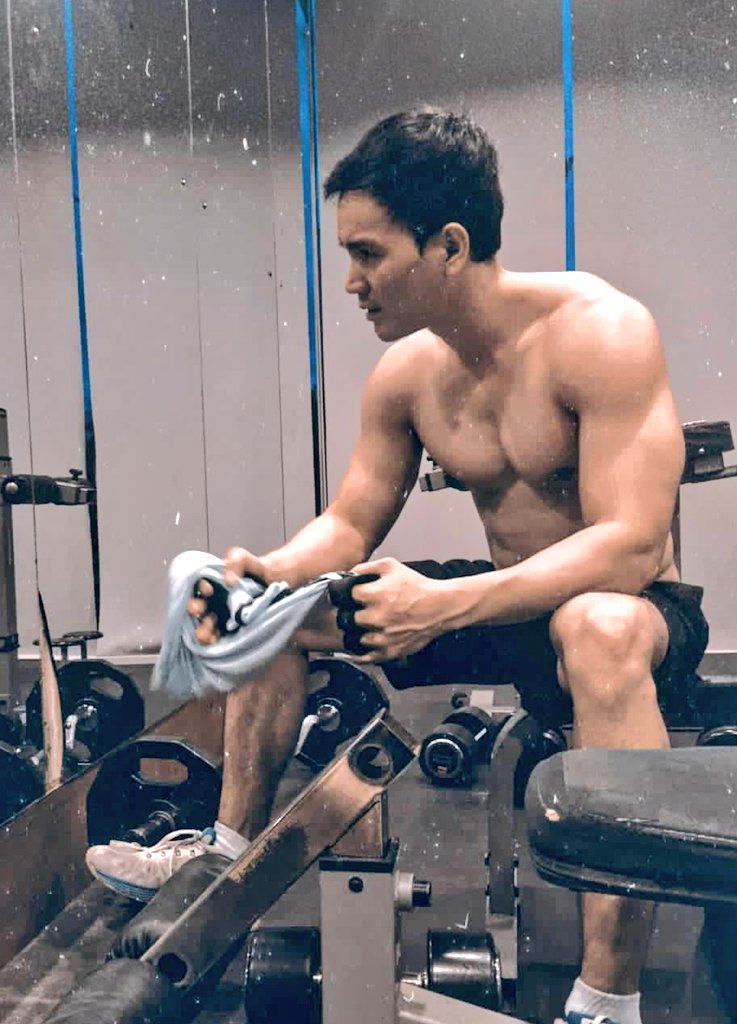 mrvvip's tweet photo. Chris Loho shirtless gym session. #selebwatch https://t.co/tKbvdBEZPc