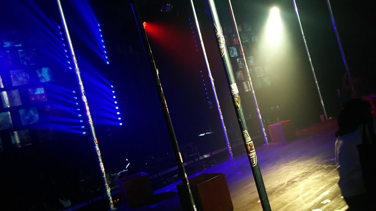 sakura_kkk51244's tweet photo. 会社の帰りに岸さんが出演の舞台観てきた(^^)
怪しげな役の岸さんが面白かったです。
舞台も楽しかった(*^^*)
今日は青盤でしたが赤盤も行きますよー😃
#HiGH_FIDeLiTY https://t.co/pcu56HTWDp