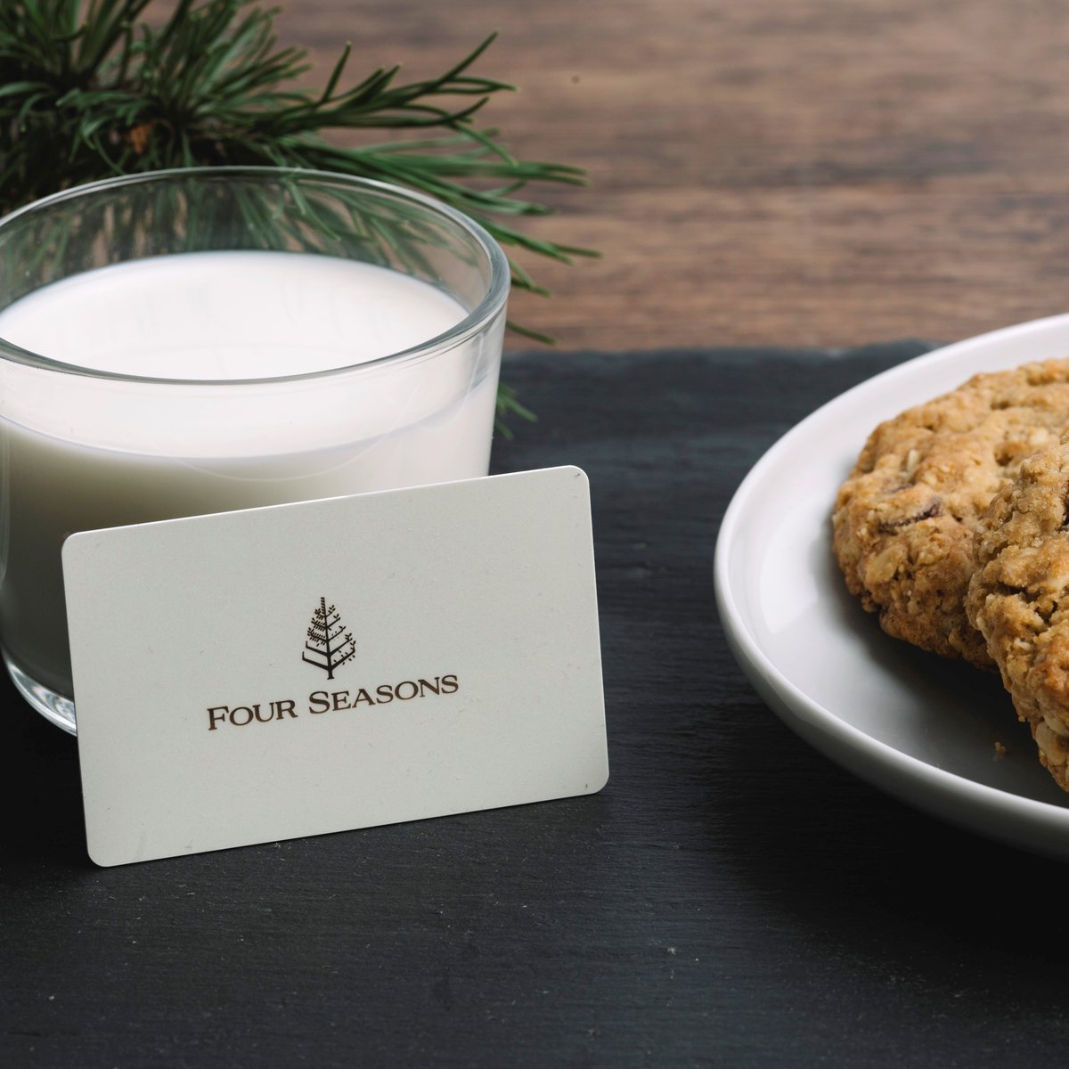 FSWashington's tweet image. It's not too late to give your loved ones what they really want this holiday season. The #FourSeasons e-Gift Card and Gift Card are redeemable for overnight stays, dining, spa treatments and more at our hotels and resorts around the globe. #FSGiftCard bit.ly/FS_GC