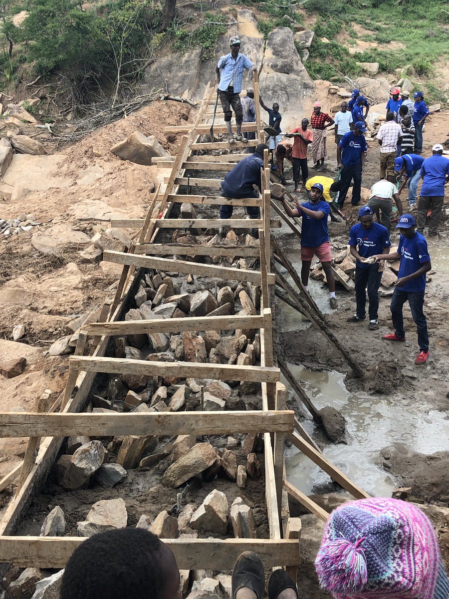 ashokkmshah's tweet photo. #ExcuseToBeHappy @APAInsurance Built a large part of our latest #SandDam with #KhimasiaCentenary @Ikalaasa with @utooni https://t.co/u7YEGgx9gG