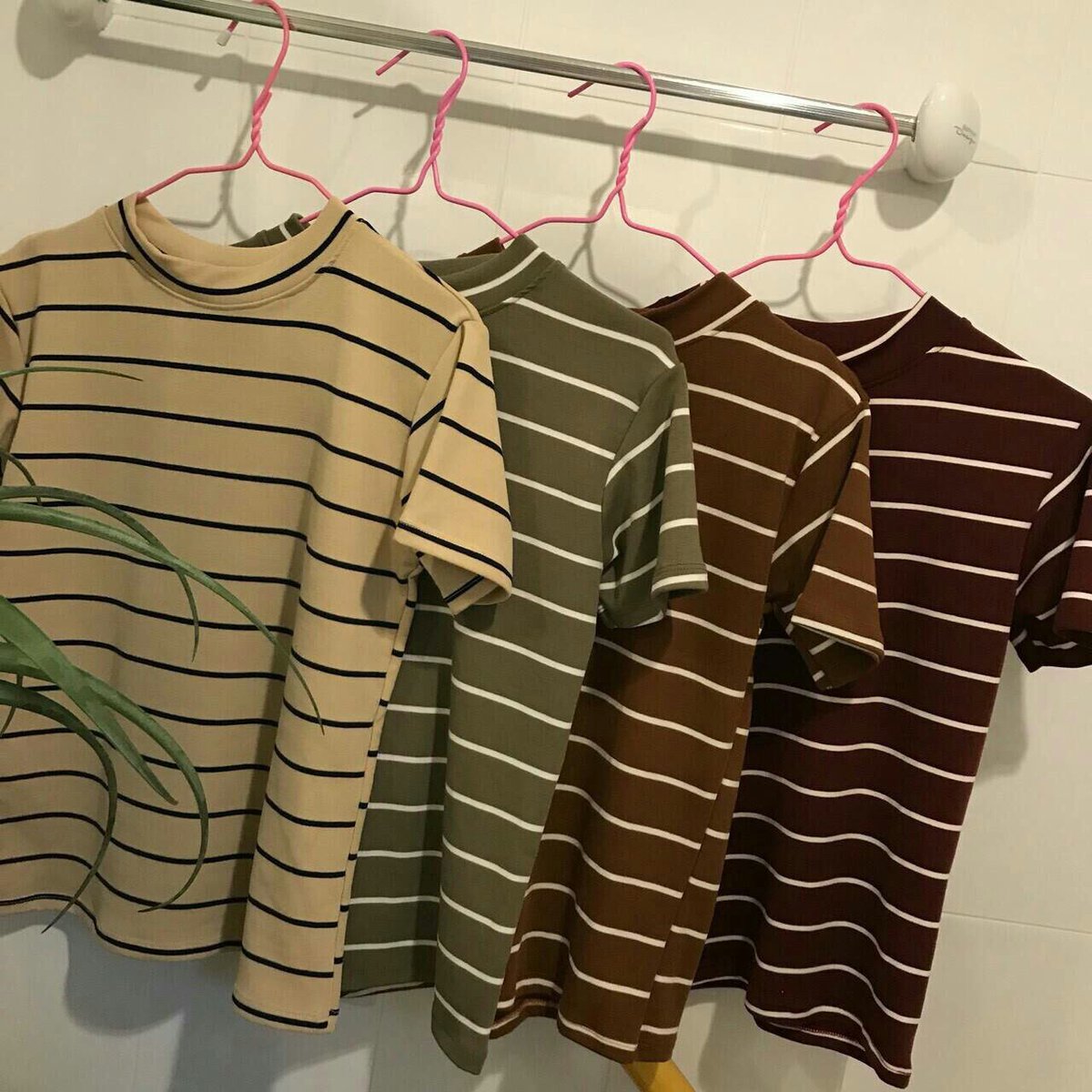 MADEHONEY6's tweet image. ⚡️คอเต่าแขนสั้น⚡️
✔️ราคา 150 บาท
✅เนื้อผ้าคอตตอน 100%
✅อก : 36-40
✅ยาว : 21 
____________________________________
#เสื้อคอเต่าไหมพรม #เสื้อคอเต่าแขนยาว #เสื้อคอเต่า #เสื้อสีพื้น #เสื้อผ้าวัยรุ่น #เสื้อผ้าสวยๆ #เสื้อผ้าแฟชั่นสวยๆ #เสื้อผ้าแฟชั่นน่ารักราคาเบาๆ