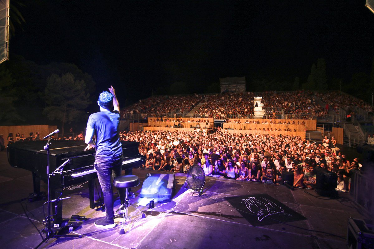 Estem començant a tancar el cartell del 2019... a quin artista us agradaria veure en directe aquest estiu a #Sitges? Vosaltres sou el festival! #JoSocTerramar