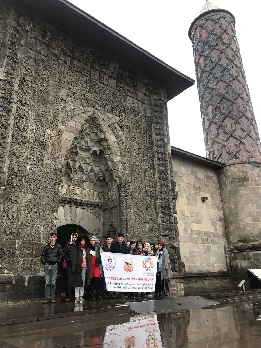 geziprojesi's tweet photo. Kadim şehir Erzurum’u gezmeden olmazdı. #GenclikProjeleriDestekProgramı   @GSBgenclikproje https://t.co/U3r9T4GRqA