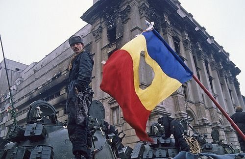 EastColfaxNBHD's tweet photo. Flag of the Day - Romania People’s Army 🇷🇴 The Romania People’s Army flag, also known as the “hole in flag”. The emblem of the Socialist Republic of Romania was cut out of the Romanian flag during the revolution December 22,1989.
#vexillology #FlagsOverDenver #RomanianRevolution https://t.co/kKbIibf8Dq