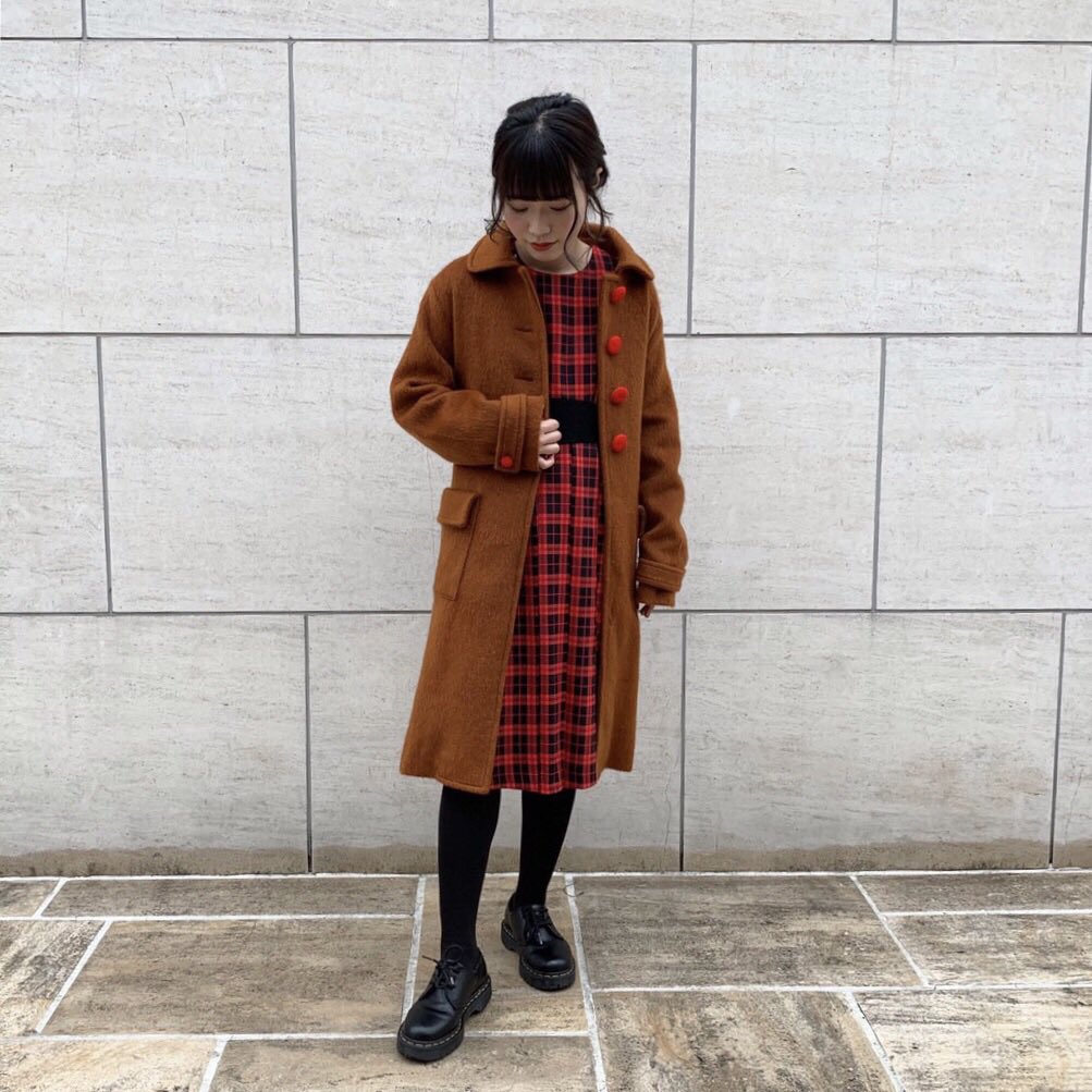 BATTY_GARAGE's tweet photo. 💙12月21日(金)発売💙

上品な生地感にチェックの配色がエイミーらしい1枚✨
ハイウエストでスタイルアップにもなるアイテムです🙆‍♀️

HIGH SCHOOL QUEEN ワンピース
col:BLUE/RED/GREEN
siz:S/M

#aymmy
#coordinate
#fashion 
#laforet 
#エイミー
#チェックワンピース https://t.co/q6z1427VhS