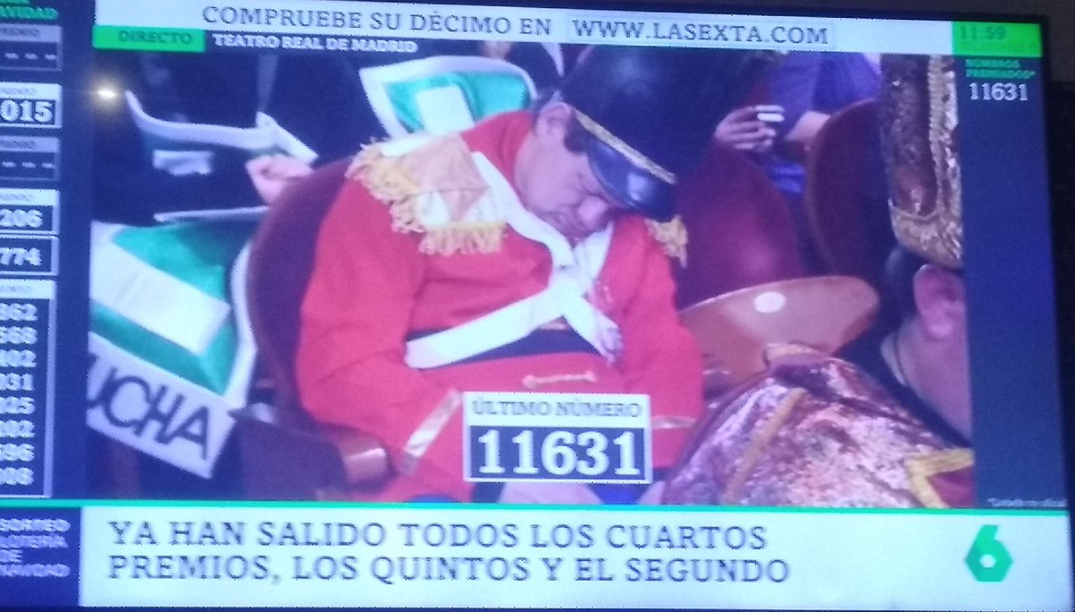 h_veronica33's tweet photo. Yo esperando a ser asquerosamente millonaria. #LoteriadeNavidad https://t.co/IQPLYfVPYP