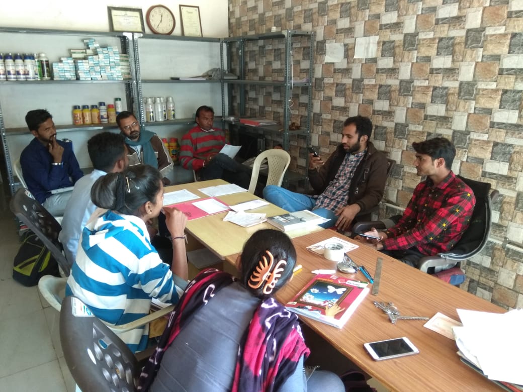 BecharSavra's tweet photo. ખામ્ભા ઓફિસ ટિમ મીટીંગ યોજેલ જેમાં કારેક્ટિવ એક્સન પ્લાન ના આધારે જે પ્રૂફ આપવાના છે તેના માટે જે કામ કરવાનું છે તેને સરળ રીતે કેમ કરવું તેનું આયોજન કર્યું જેમાં અશોકભાઈ પણ હાજર રહ્યા. https://t.co/lL816N5rzH