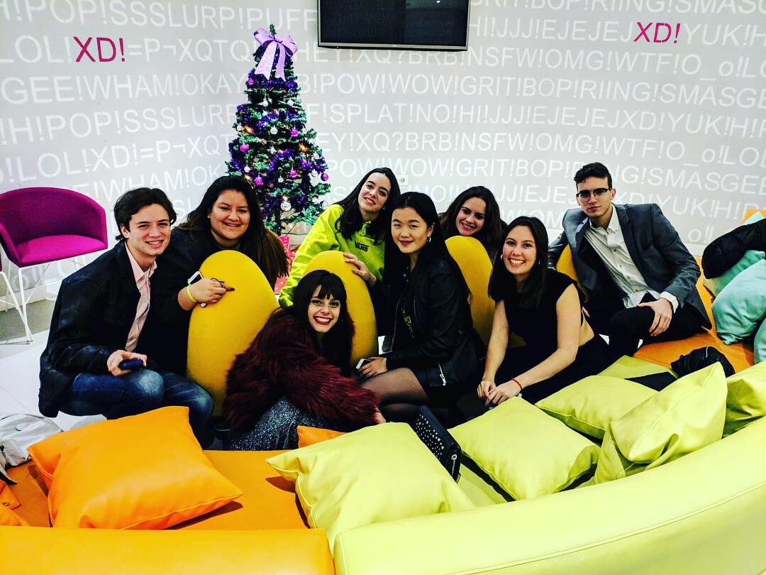 StudentsSuites's tweet photo. Estupenda cena de Navidad 🤤🥳 con Students 🔝

¿Hay algo mejor? 🤔

#StudentsSuites #StudentsXD #StudentsLife #VidaStudents #Students #Navidad #CenaDeNavidad #Granada #UGR #ElMejorRegalo #FelizNavidad https://t.co/VUBFYftGLC