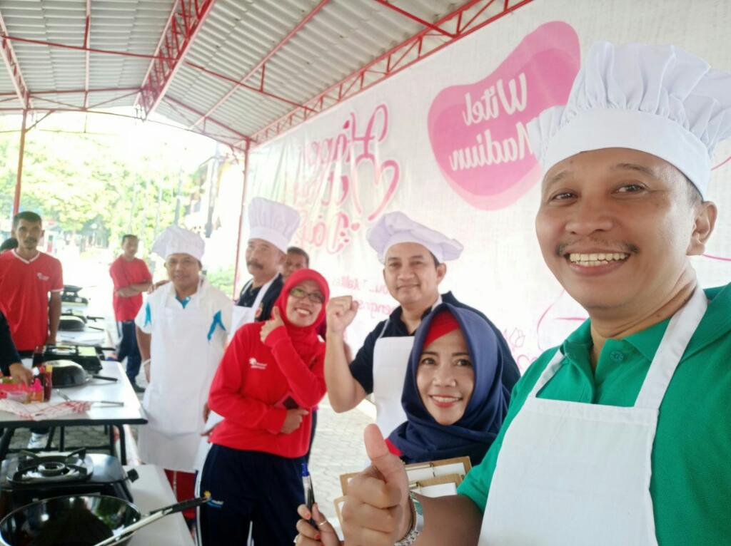 Kecerian peserta, panitua &amp; juri Lomba Masak #MNTREG5 #TelkomFuntastic5 #BRIGHTTR5 <a href="/_funtastic5_/">Funtastic5 TR5</a>