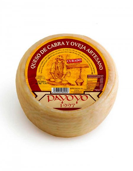 casajamonpuerto's tweet photo. No sólo de #jamon vive el hombre... ¡también de #queso! Pásate por nuestra sección de quesos: https://t.co/EWUnx8cKSX https://t.co/I4cyKfH9Un