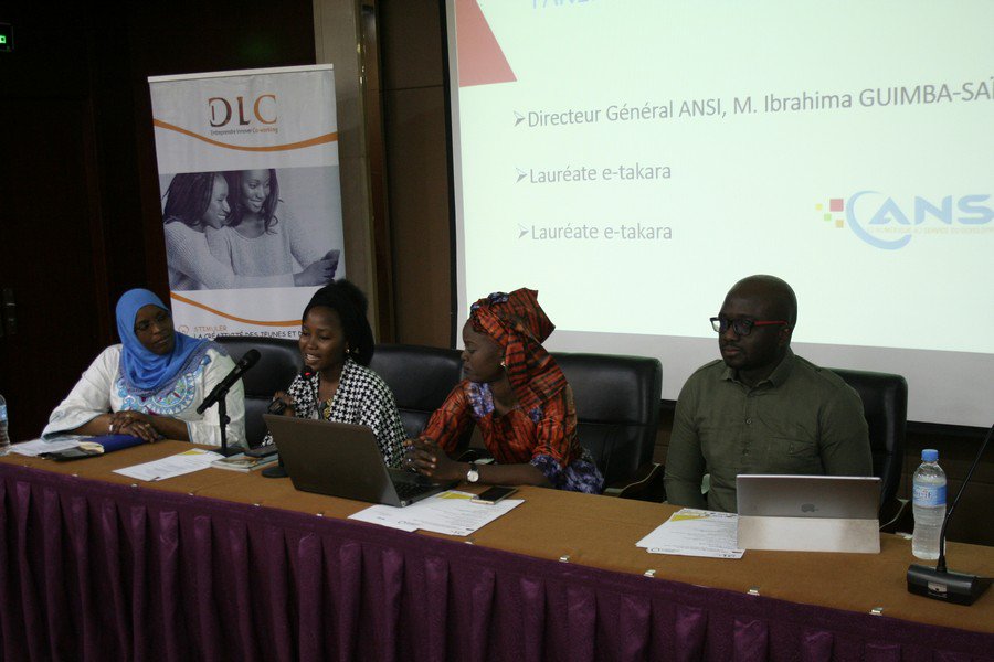 dlcoworking's tweet image. Un Niger 2.0😍 la #Tech au coeur de l&apos;innovation. Intervention du Ministre DG de l&apos;ANSI, M. Ibrahima Guimba. L’approche de @ANSINiger pour la réalisation des ODD au #Niger vise à une marche vers une société de connaissance et de l’information.
#Digital4Dev Cc: @AnsiNiger