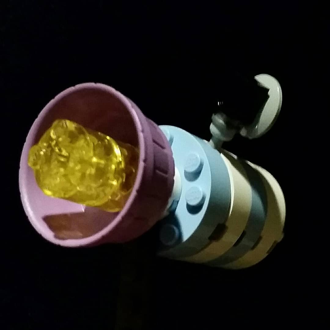 3pointedit's tweet image. I was supposed to be building a house with my daughter but got side tracked Moon mission #Apollo #commandmodule #LEGO