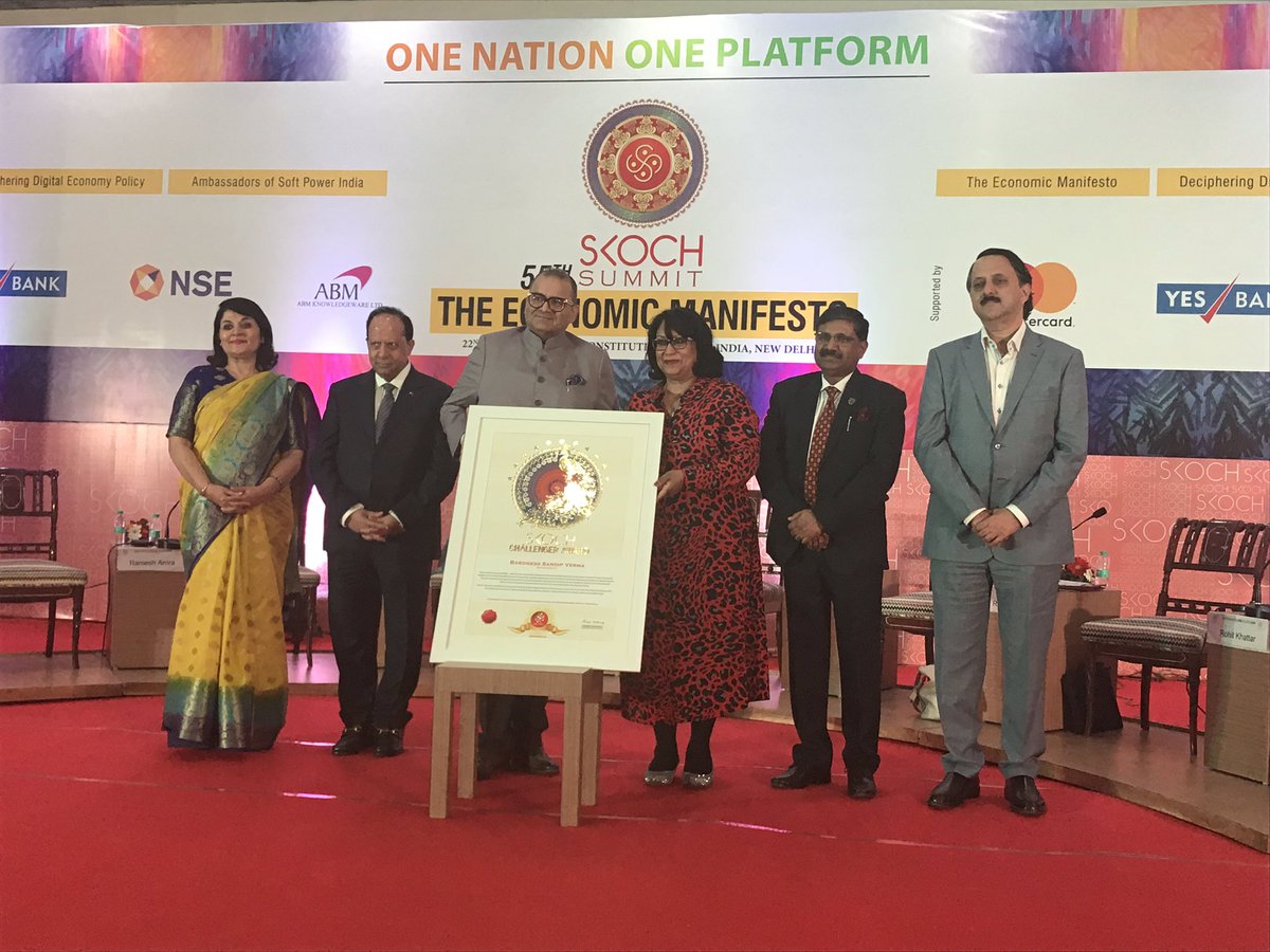 SKOCH Challenger award being conferred upon @Baroness_Verma  at the 55th #SkochSummit #TheEconomicManifesto. #SkochAward #India2030 @SkochSameer @DhanjalDr @RohanSkoch