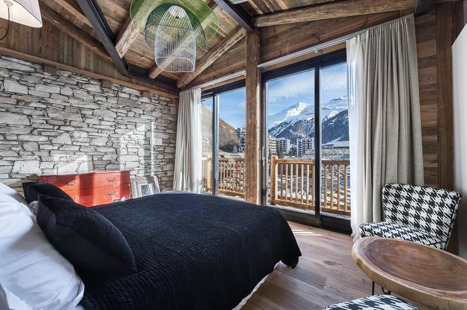 knightfrank's tweet photo. Your guide to investing in an #Alpine rental #chalet: https://t.co/LcEYeFasda #AlpineView2019 https://t.co/ztidVwjQtH
