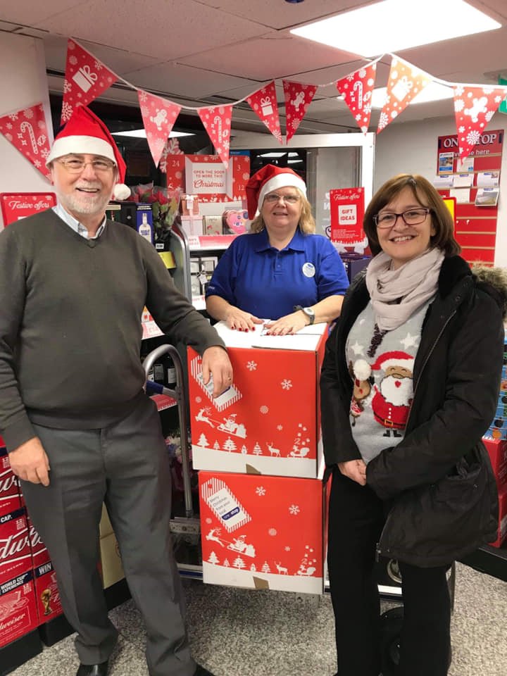 onestopstores's tweet photo. Merry Christmas to the local church from the team at our Ollerton store #MerryChristmas #OneStop #CommunityPresents https://t.co/kncYiacOUZ