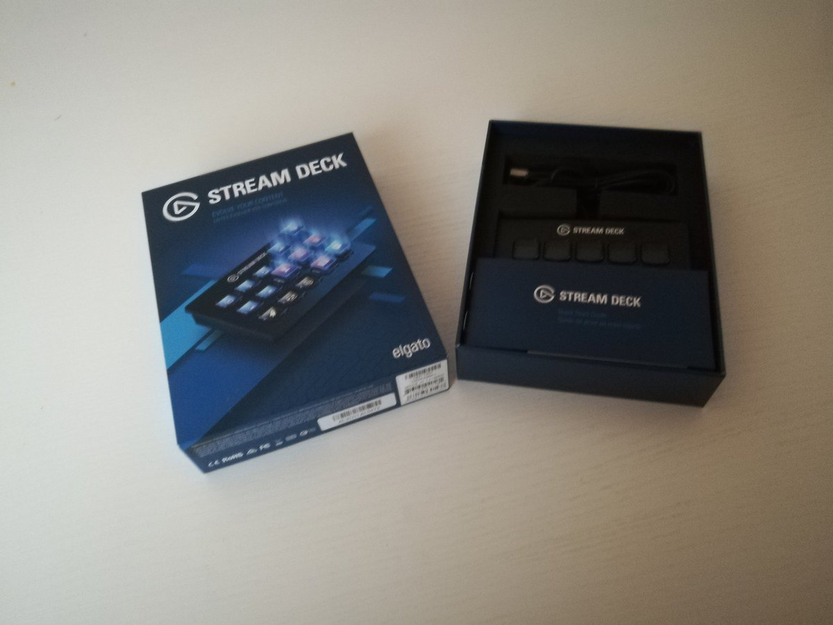 Dieser Moment, wenn dir ein Zuschauer ein RIESEN Geschenk zu Weihnachten kauft. Danke für alles Leute, was ein Hammer Stream und vorallem: was für eine geile Zeit mit euch! Liebe geht raus an euch!
