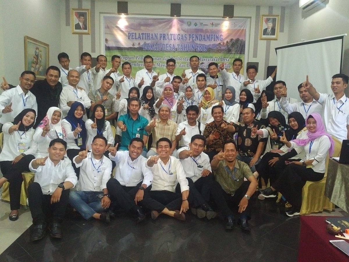 tobingpirman's tweet photo. #JokowiMembangunDesa  Penutupan Pratugas PLD #Bengkulu 2018... 
@jokowi 
@EkoSandjojo 
@anwsanusi 
@taufikmadjid71 
@fachrilabalado 
@RivaTuahta 
@KPW2_BKL 
@dpmd_bengkulu 
@TPPIBenteng https://t.co/M1m1rKhcIX