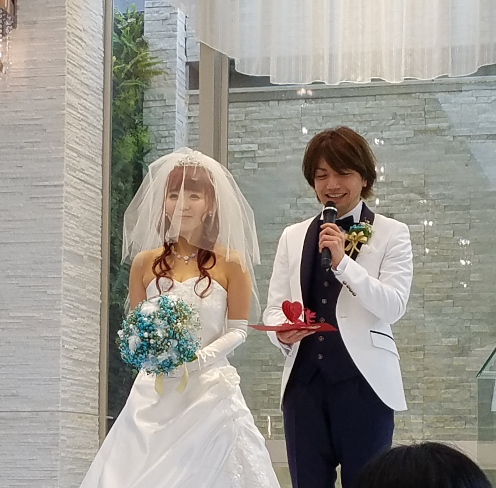 塩田 康平 Kouhei Shiota 昨日はハイキューの音楽家和田さんと新良エツ子さんの結婚式に健太と参列させていただきました 式から披露宴まで終始幸せな そして皆様を楽しませるとても素敵な式でした 本当におめでとうございます 二次会ではハイキュー