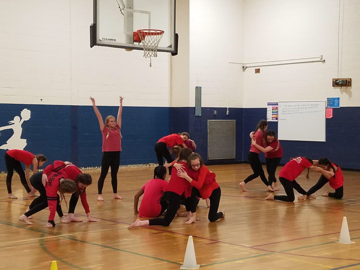 #Dance Company Students <a href="/MagRiverAACPS/">MagRiverAACPS</a> perform for their peers in Winterfest! @msdefinearts #TwitterTakeover