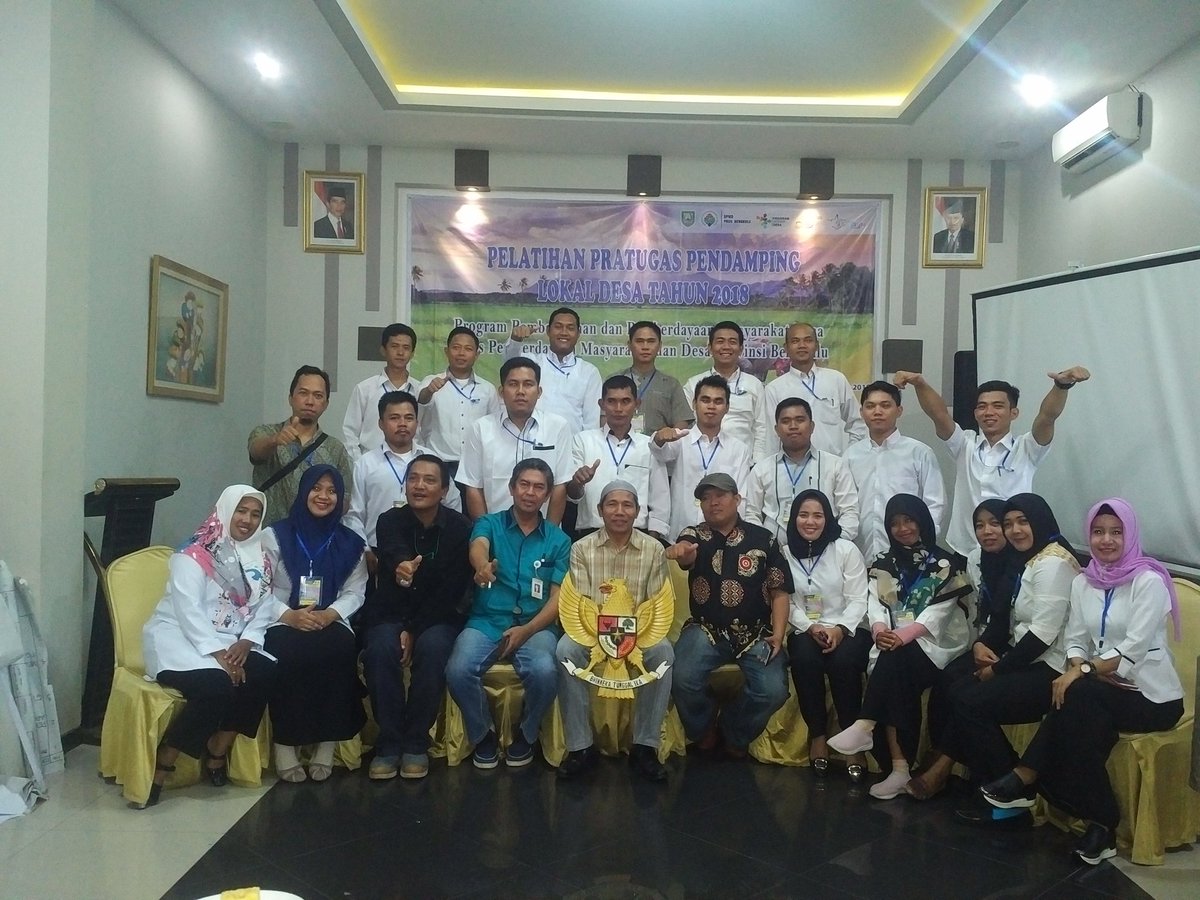 tobingpirman's tweet photo. #JokowiMembangunDesa  Penutupan Pratugas PLD #Bengkulu 2018... 
@jokowi 
@EkoSandjojo 
@anwsanusi 
@taufikmadjid71 
@fachrilabalado 
@RivaTuahta 
@KPW2_BKL 
@dpmd_bengkulu 
@TPPIBenteng https://t.co/M1m1rKhcIX