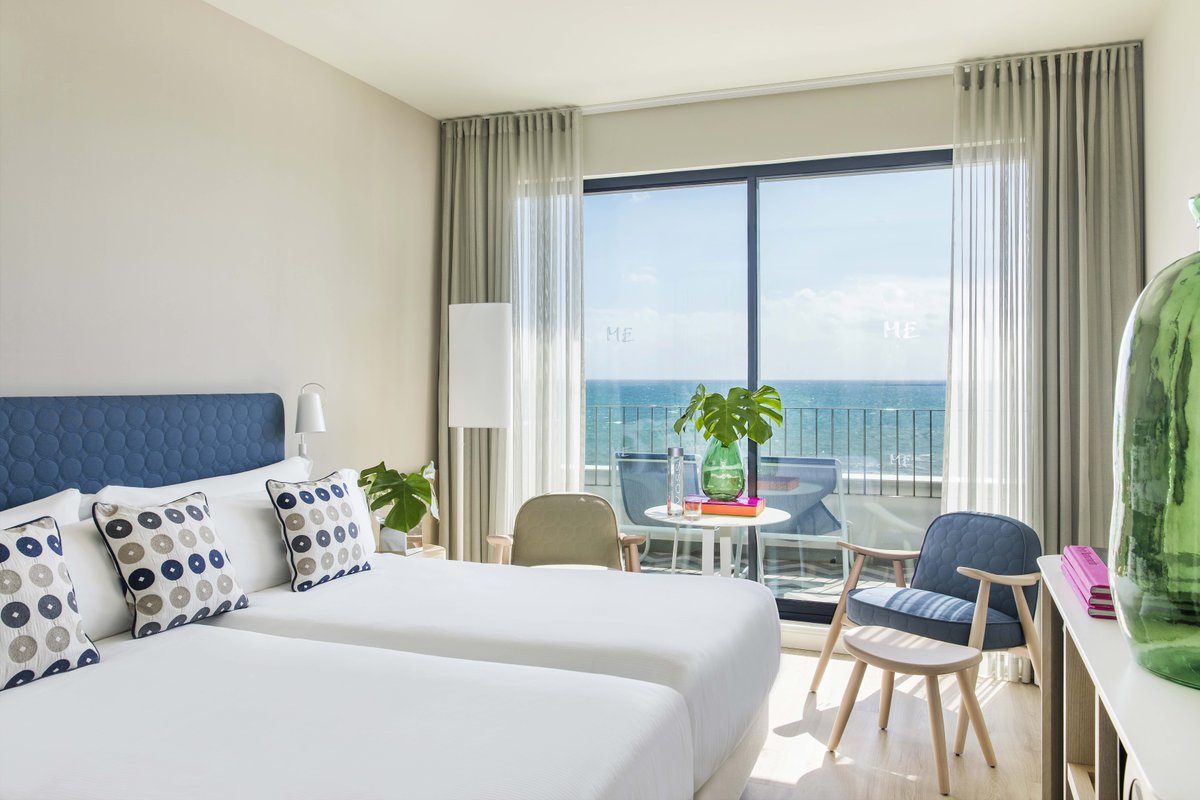 MESitgesHotel's tweet photo. Todas nuestras habitaciones tienen vistas al mar #TheMEScene https://t.co/CwpXIWehwL