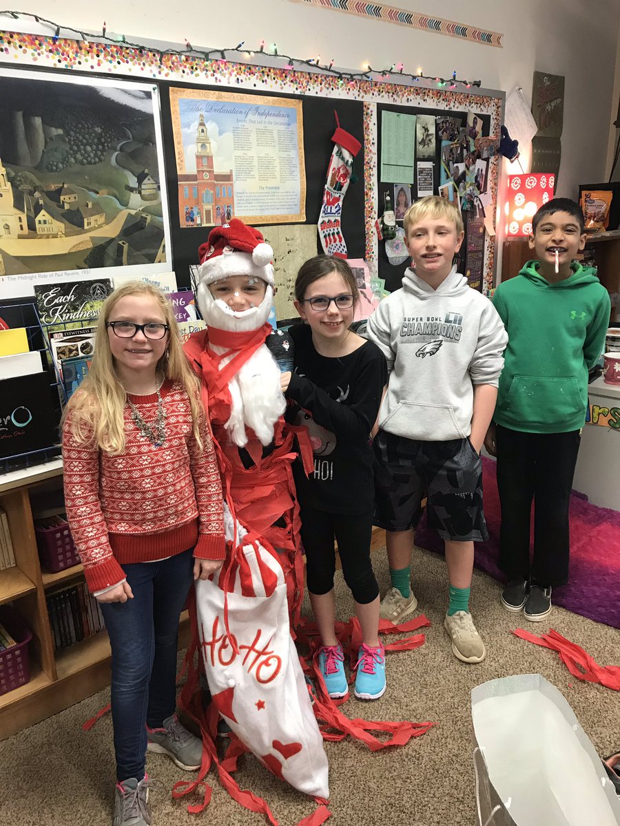 MrsToland251's tweet photo. We had so much fun playing dress up yesterday!! #251 #teachLRES #iteach4th #winterbreak #WinterSolstice2018 https://t.co/iIKXoB4NcK