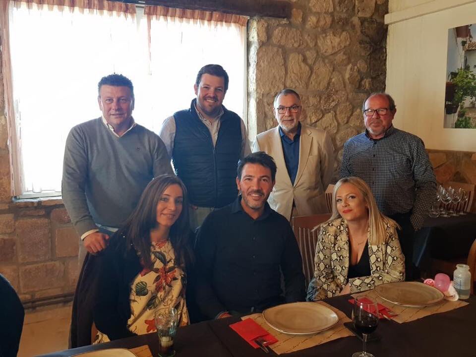 LagainSAT's tweet photo. Comida de empresa de #Lagain. Nuestro agradecimiento a todos vosotros por un gran 2018.
Cada año es un reto y una superación que sin vosotros no sería posible alcanzar.
¡Gracias por vuestro esfuerzo y constancia! 🙌🏻
#FelicesFiestas #FelizNavidad 🎁🎄#Cordobaesp https://t.co/yZJCFGbjc8