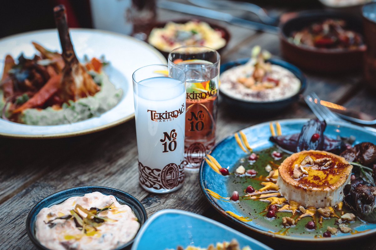 It’s Saturday so it makes sense to go all out. Because you’re worth it ♥️ #Londonbul