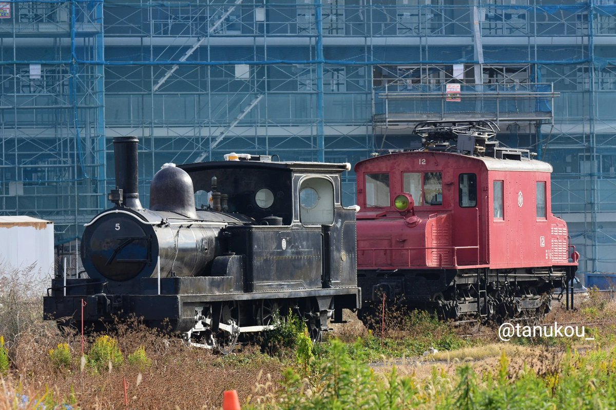 たぬこう V Twitter そういえば今日撮ってきたもの 西武鉄道の保谷の車庫で6年ぶりにシートがはずされた2両の保存車両 16年に イギリスから輸入された5号蒸気機関車と 1923年にアメリカから輸入されたe11形電気機関車