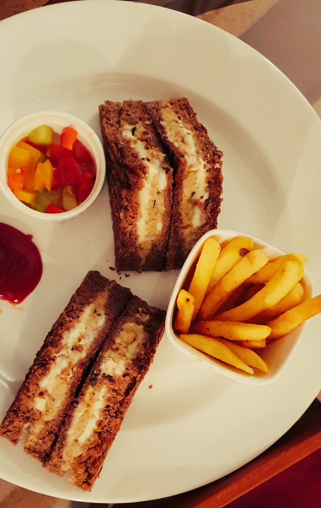 DiaryEpicure's tweet photo. Amazing NonVeg Grilled Brown Bread Sandwich at Bal Samand Lake Palace, Jodhpur

@foodfood @ndtvfood https://t.co/h5xPcy5xHz