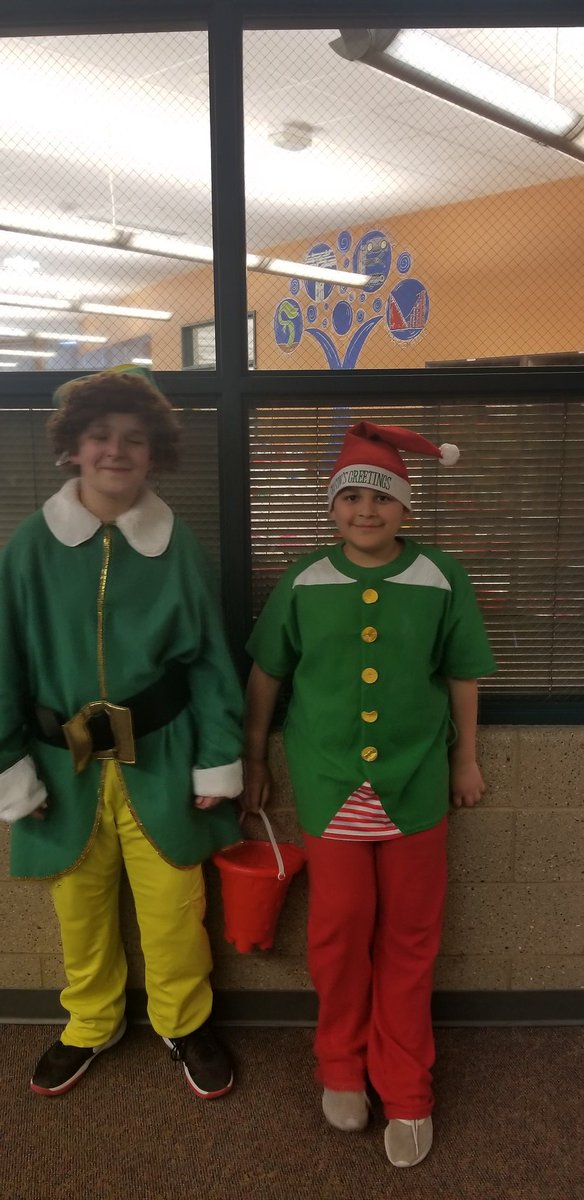 everthepal's tweet image. HoHoHo! A couple of Santa's finest dropped by Friday &amp;amp; brought our @Chandler_View Kinder Ss some straight from the North Pole pencils! Grateful for our Elf friends "Buddy" &amp;amp; "Freddy"! These two are such fine examples of our amazing Ss! #CVStrong #BetterTogether #OPSProud #bekind
