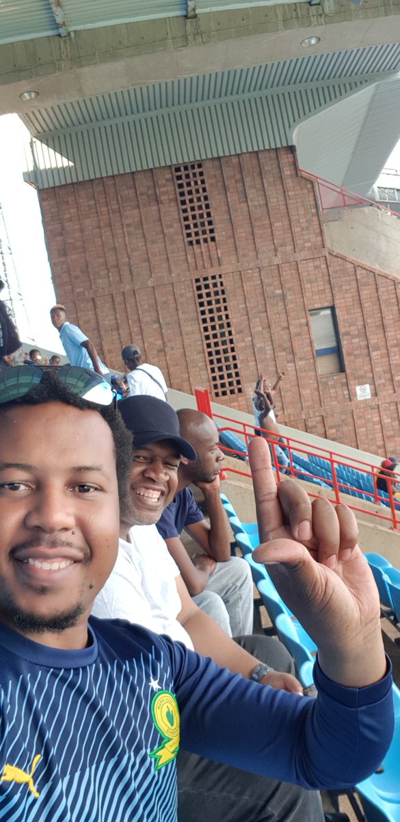 leo_mucci's tweet photo. #RoadTripLoading #PartOne #Sundowns #KBY 👆👆👆 https://t.co/DSjjHrPkY1