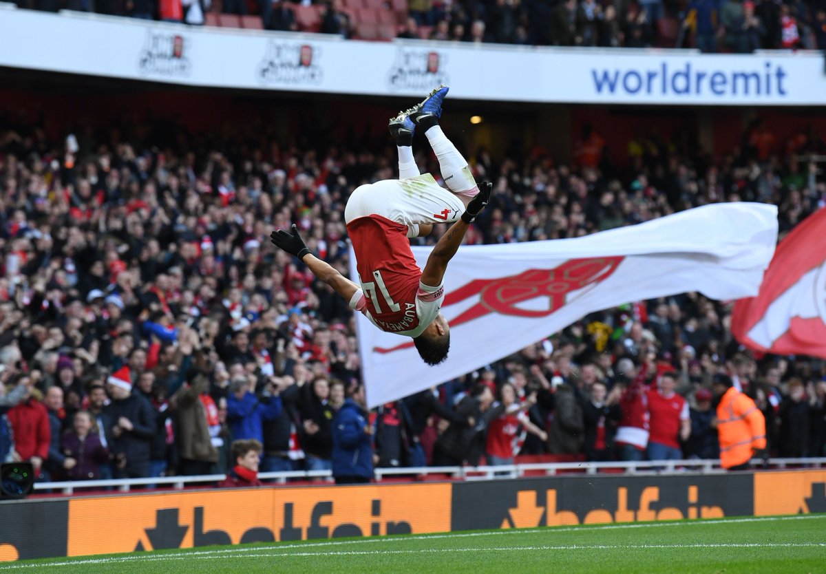 Arsenal's tweet photo. HEAD AUBA HEELS 

🤸‍♂️ @Aubameyang7 https://t.co/3u7vgk1dkG