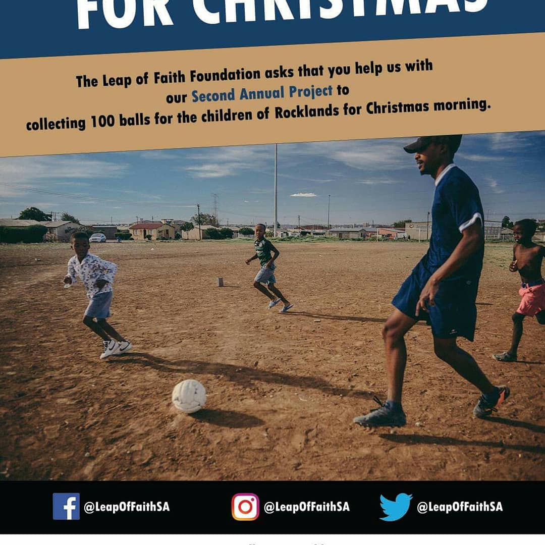 leapoffaithsa's tweet photo. 🏆We Want Balls for Christmas⚽
I just saw a post on @LaLiga of @RealBetis_en fans throwing toys onto the field at halftime! How does one invoke such passion?
#bethechange 
@mydulcesalerno @cycleworldbloem @volksbladnuus @BfnCourant https://t.co/tKXajhWYFh