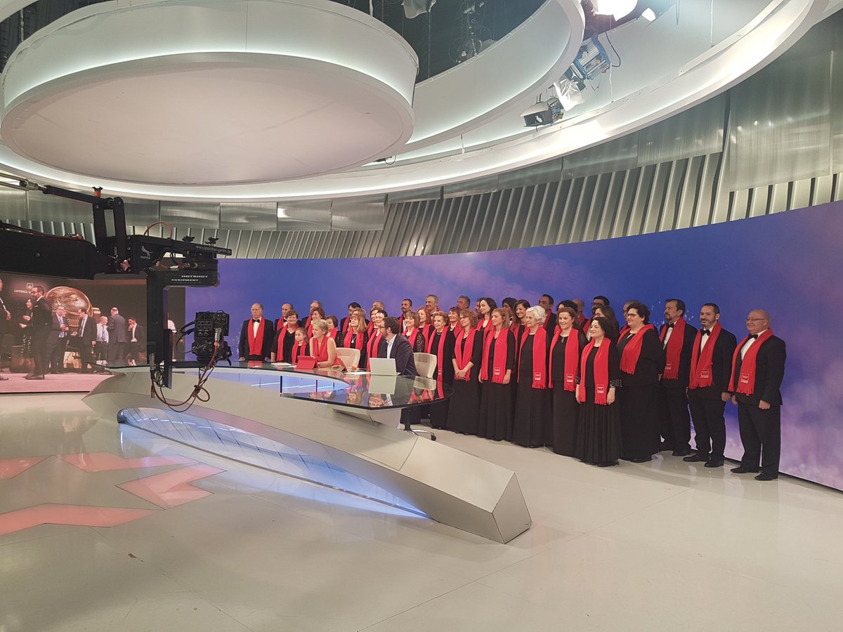 Hoy hemos salido cantando en directo en Telemadrid: