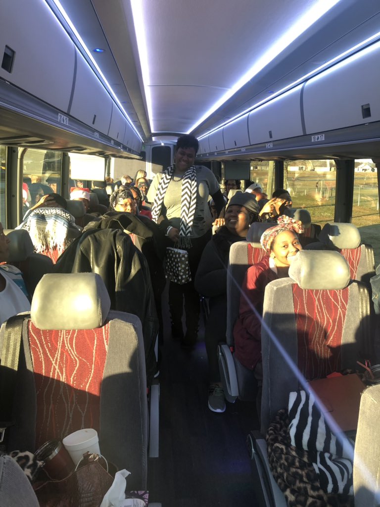 LacieLoo's tweet photo. On our way to do some Holiday shopping...#PrepStyle! #ESJPREP #FoleyAlabama #anotherbus @JGG0321  @butterfly316_21 @Knwlgispwr @NatalieAlynLind @rgbazileteaches https://t.co/Ni8khZ9C1r