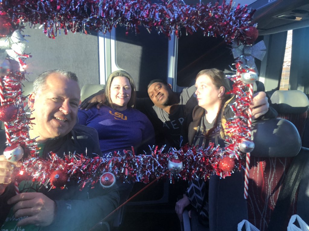 LacieLoo's tweet photo. On our way to do some Holiday shopping...#PrepStyle! #ESJPREP #FoleyAlabama #anotherbus @JGG0321  @butterfly316_21 @Knwlgispwr @NatalieAlynLind @rgbazileteaches https://t.co/Ni8khZ9C1r